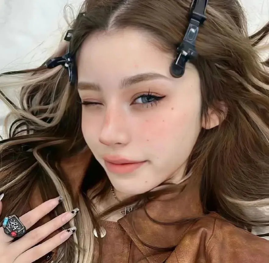 呢个校园选乜鬼