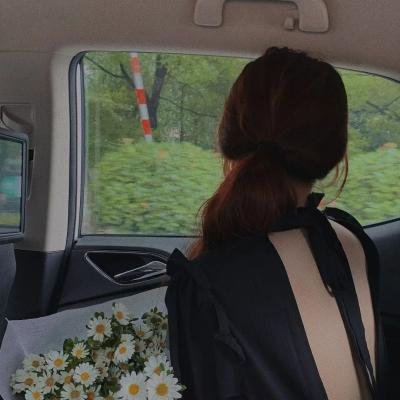 黎明时分的年轻人们